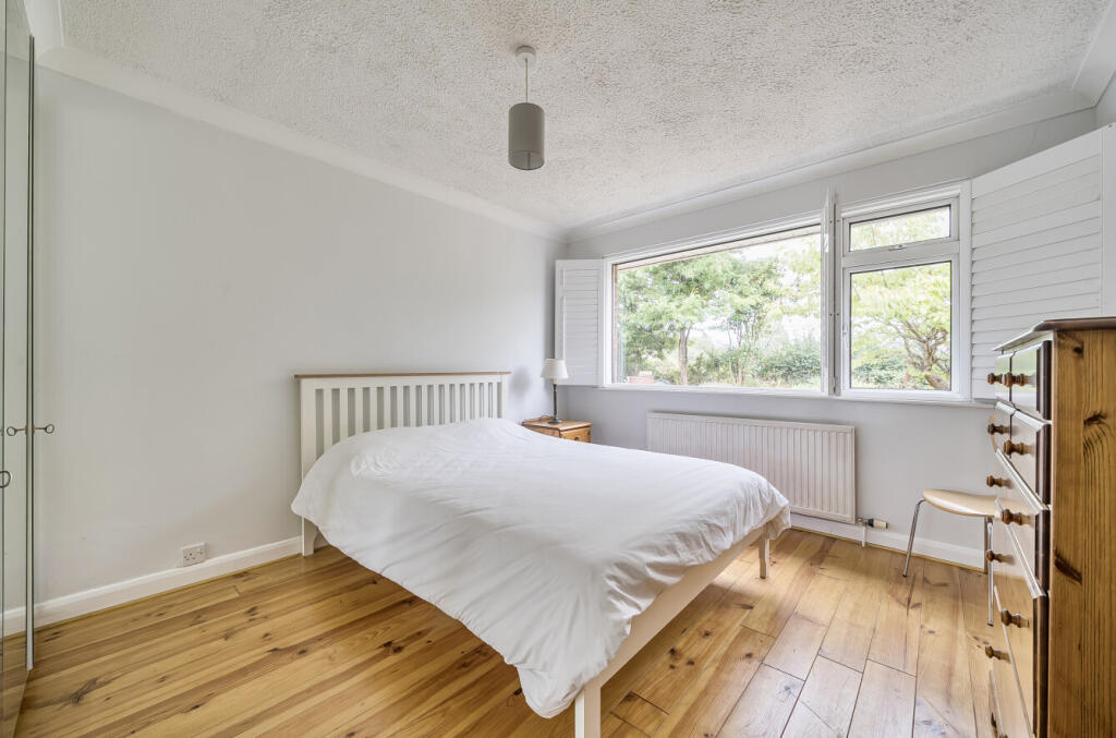 1347052-11-68b846...