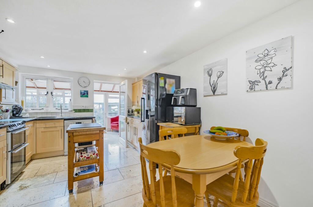 Kitchen/Breakfast Rm