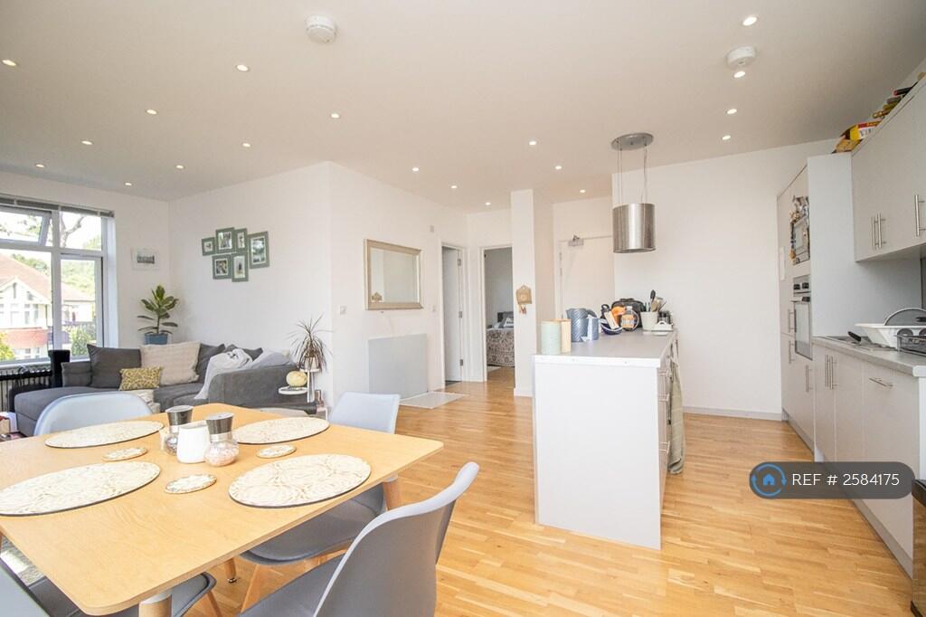 Kitchen/Dining Area