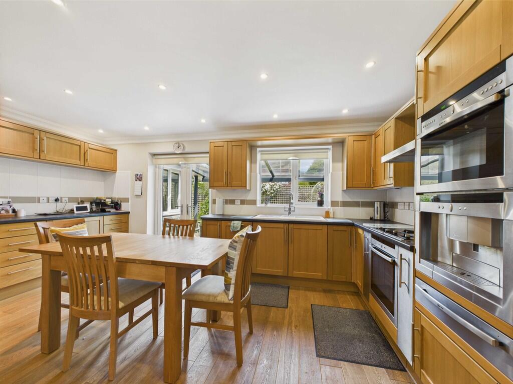 CAM04092G0-PR0067...