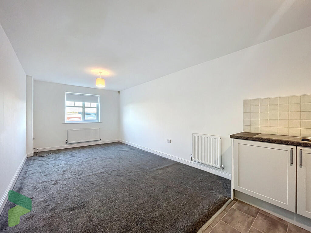 Open plan lounge ...