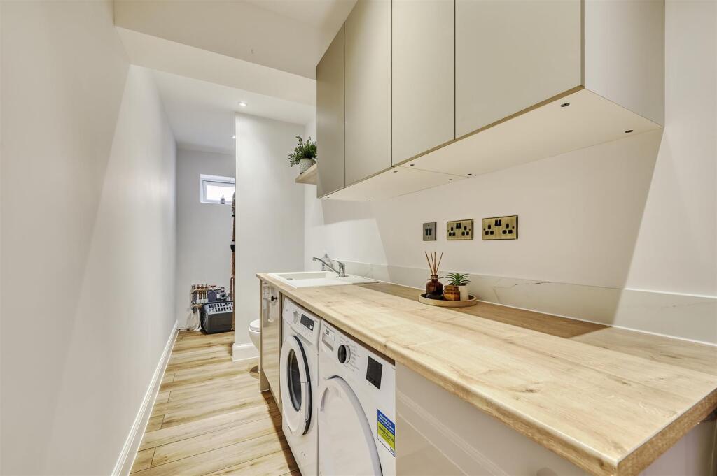 -4 St Marys Rushden-70_HDR-10.jpg