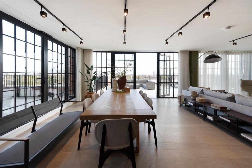 Dining area      .jpg