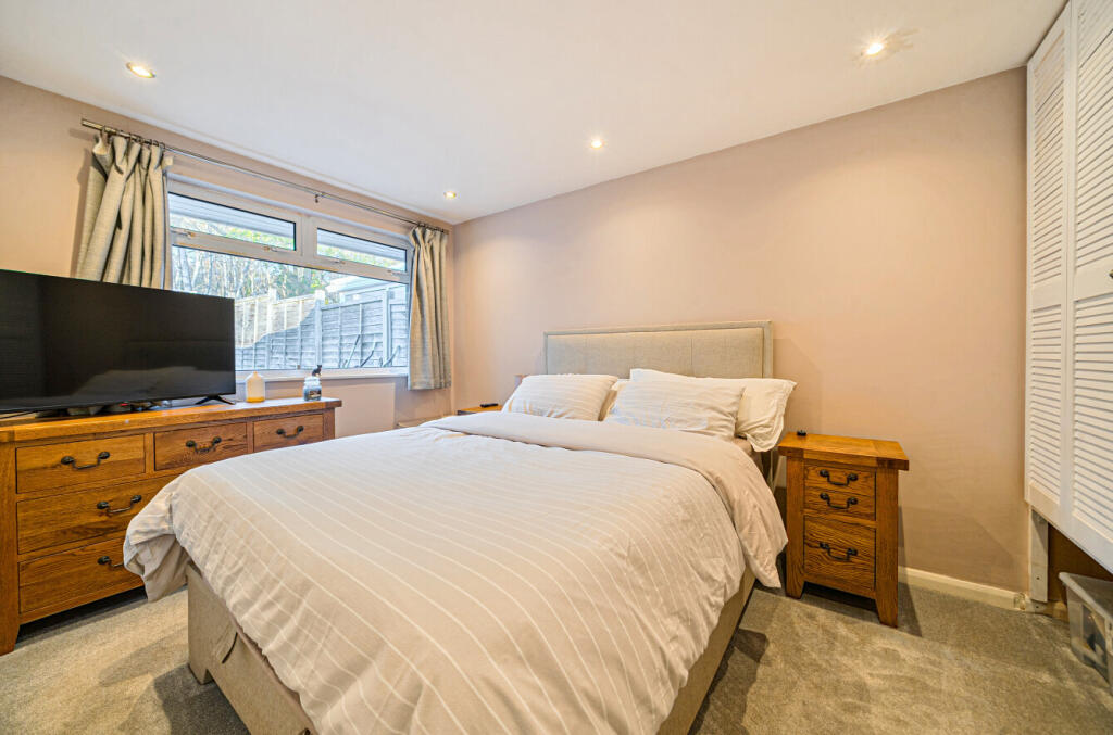 1383065-1-692030d...