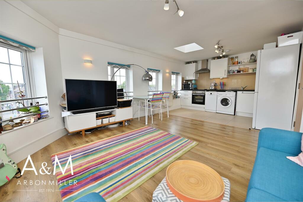 Open Plan Lounge Kitchen
