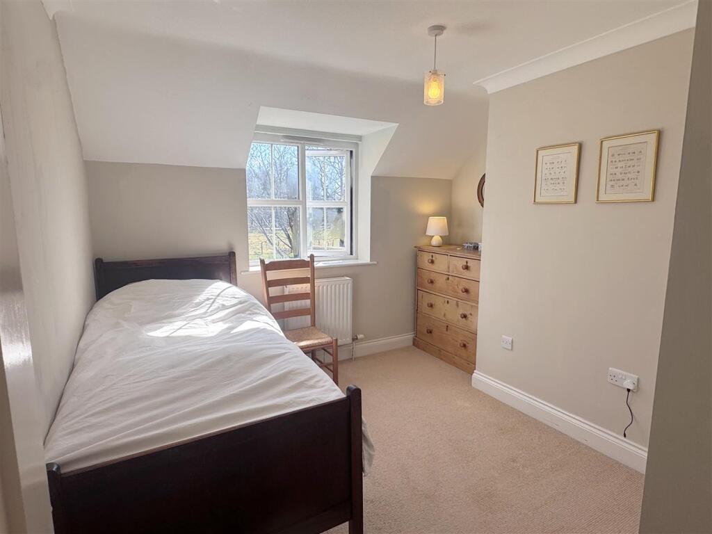 Bed 3.JPG