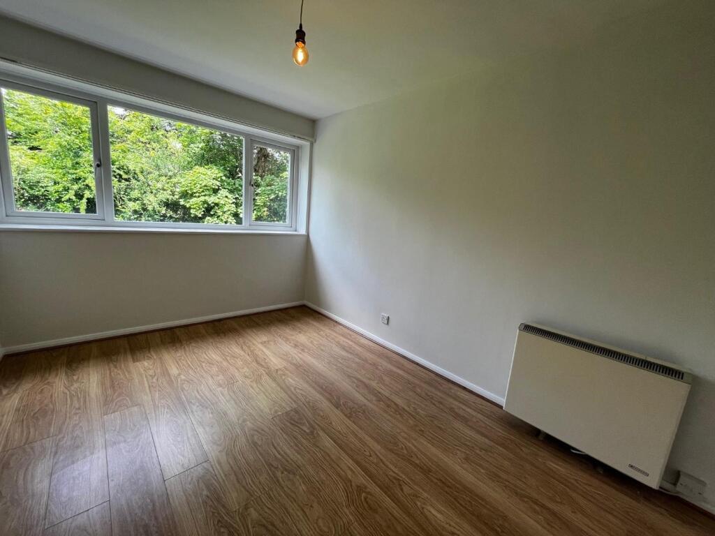 12 High Point Bedroom 1.jpg