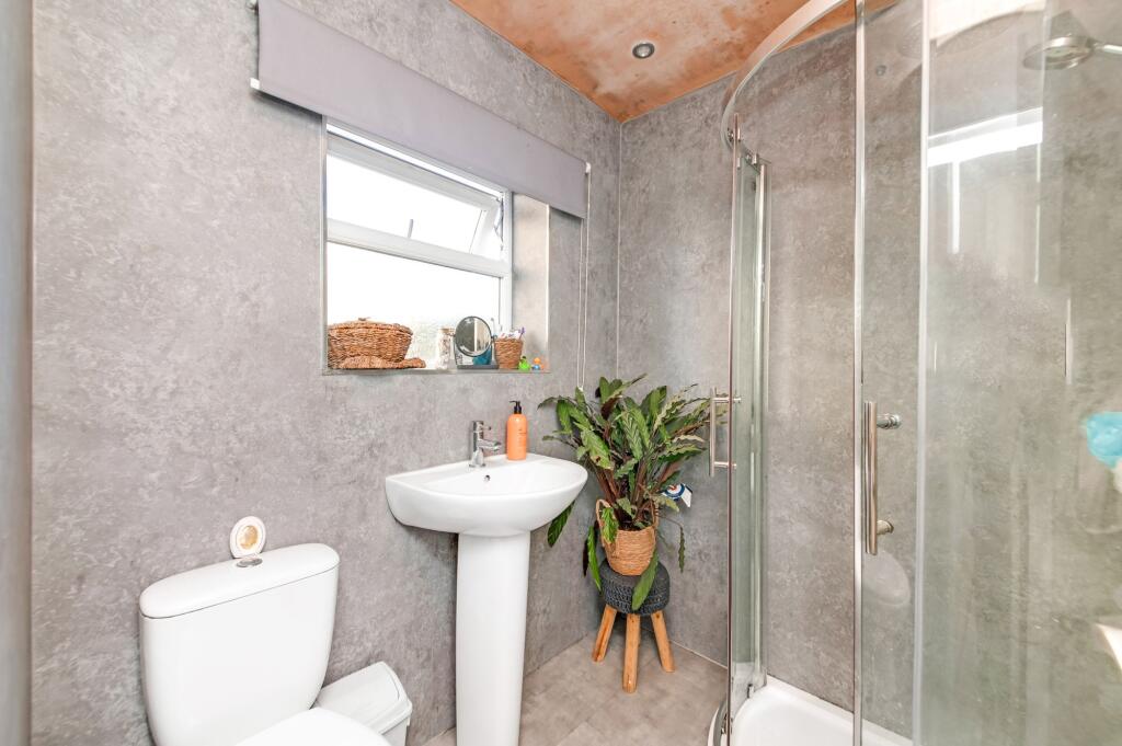 GROUND FLOOR SHOWER ROOM