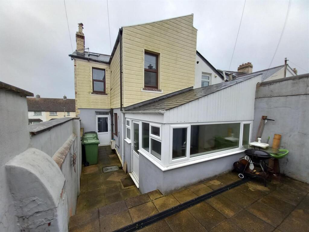 78 clovelly Rear.jpg