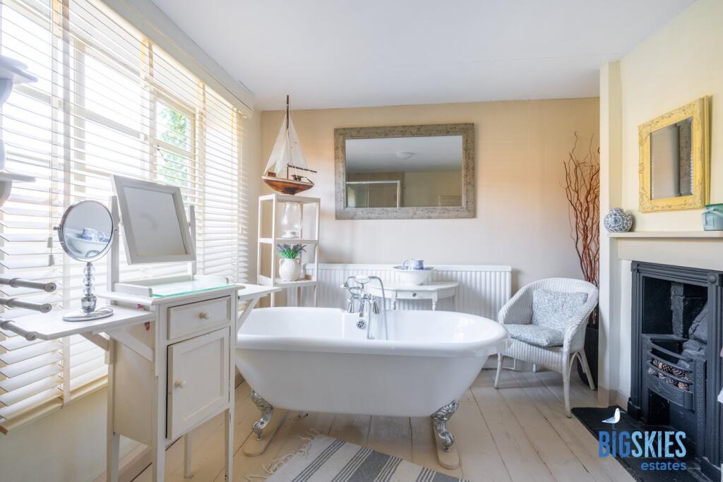 Bedroom 4 Ensuite