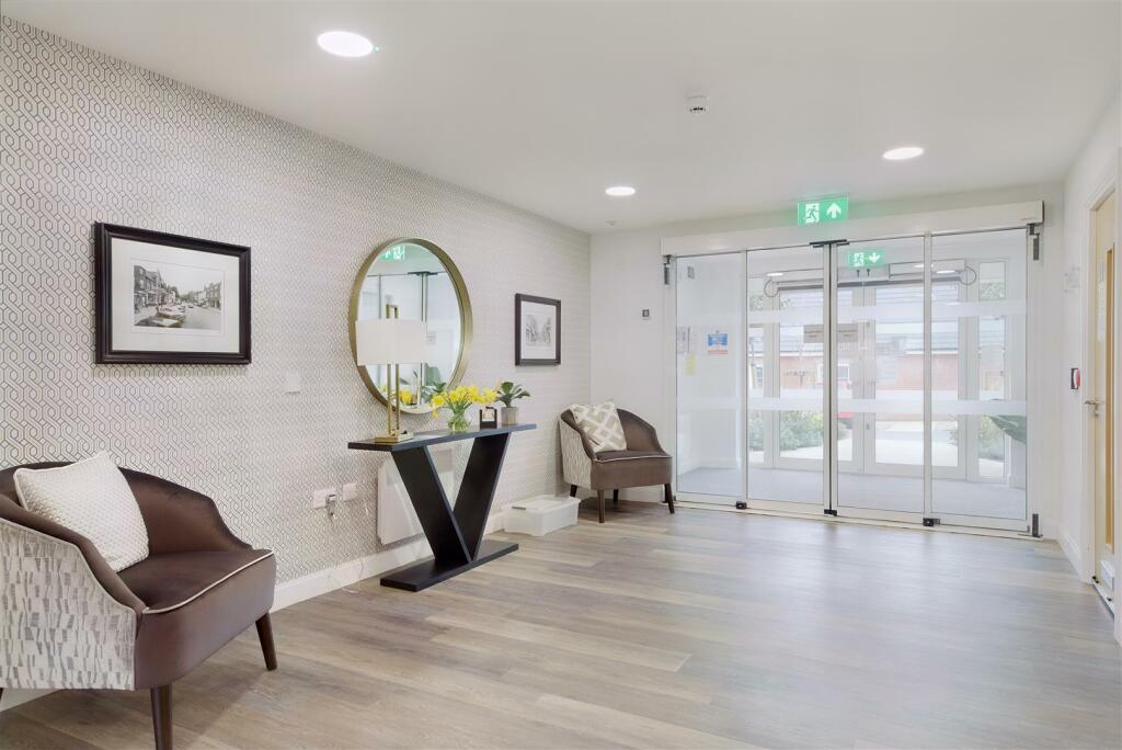 8539275-interior28.JPG