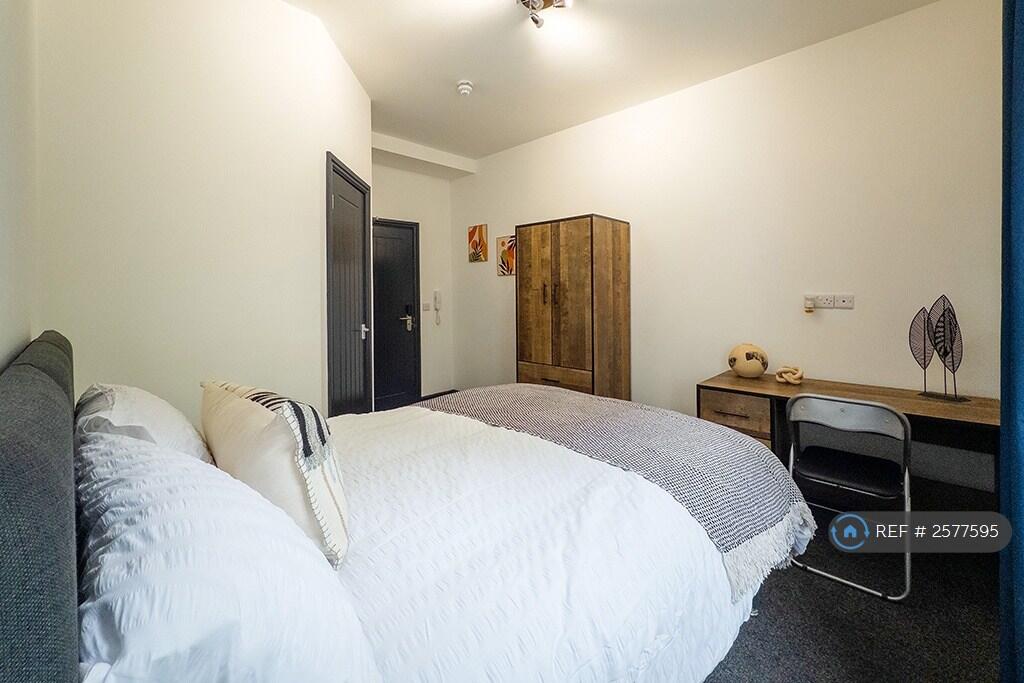 Room 5 