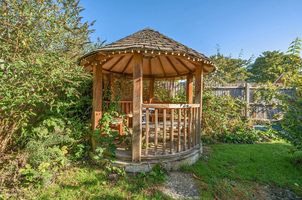 1356064-7-68d11b4...