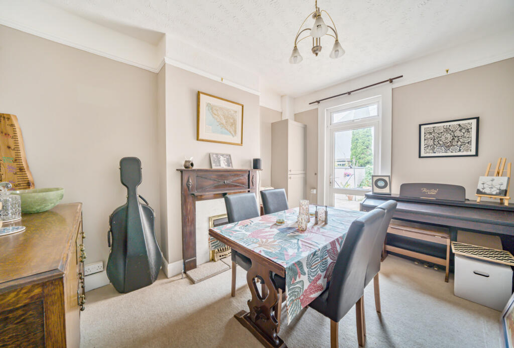 1341333-10-689c5e...