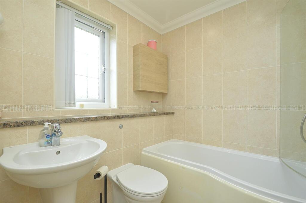 resizedEnSuite.jpg