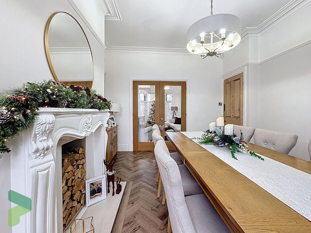 Dining room/sitti...