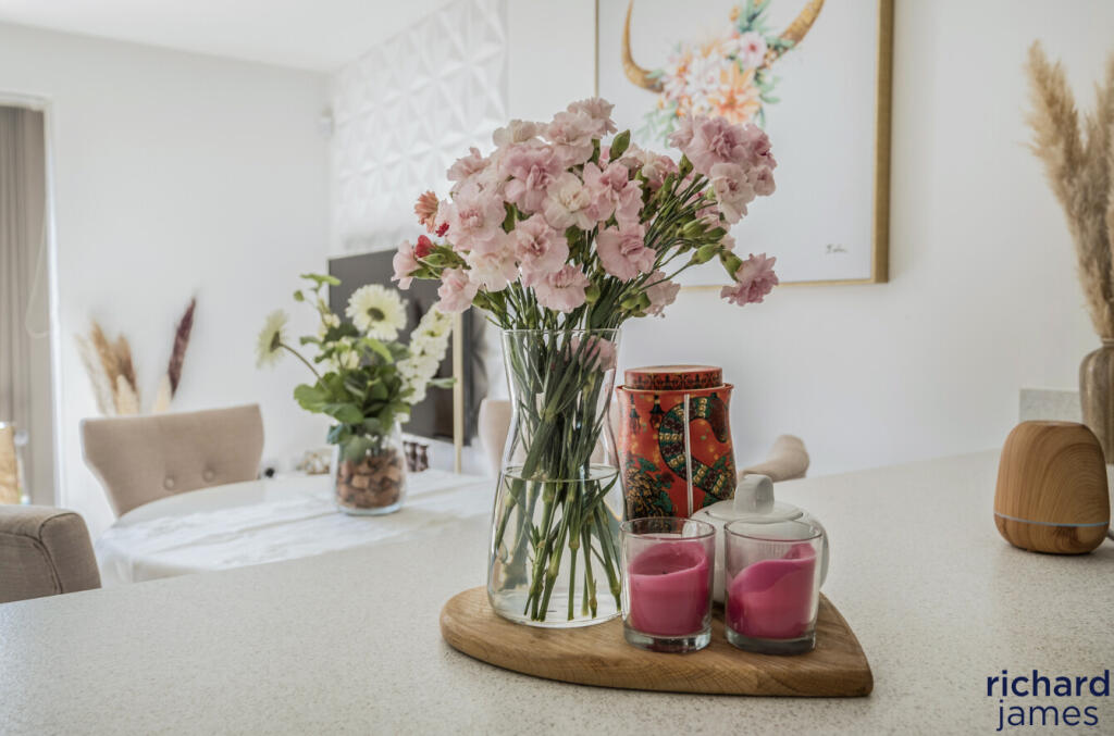 80bb1f49068d4652a5f205ba5abc26de