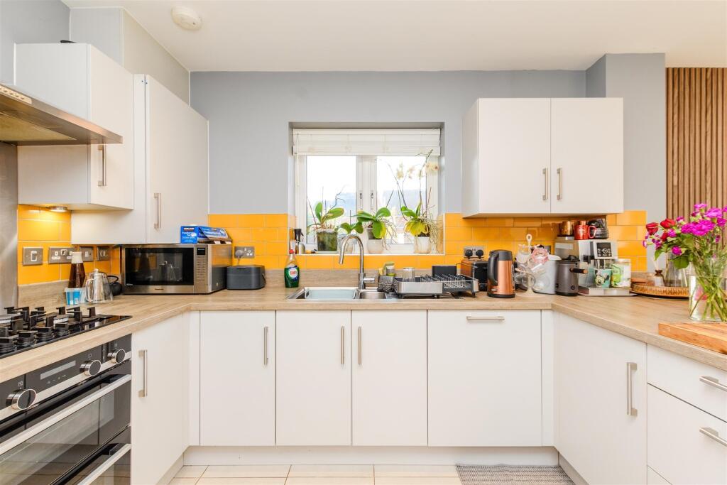 Kitchen/Diner/ Breakfast Area