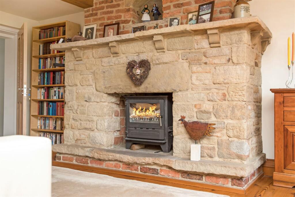 SECOND SITTING ROOM
