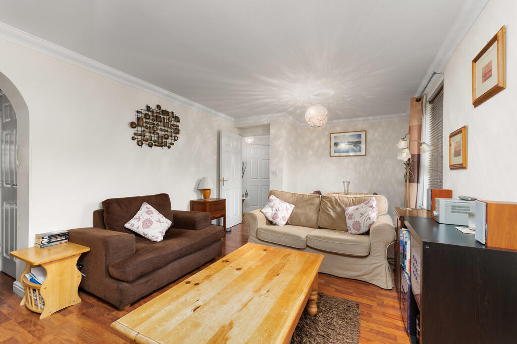 1 Tollbraes Road ...