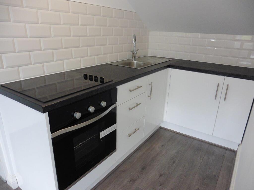 Room 6 Mere Road 1.jpg