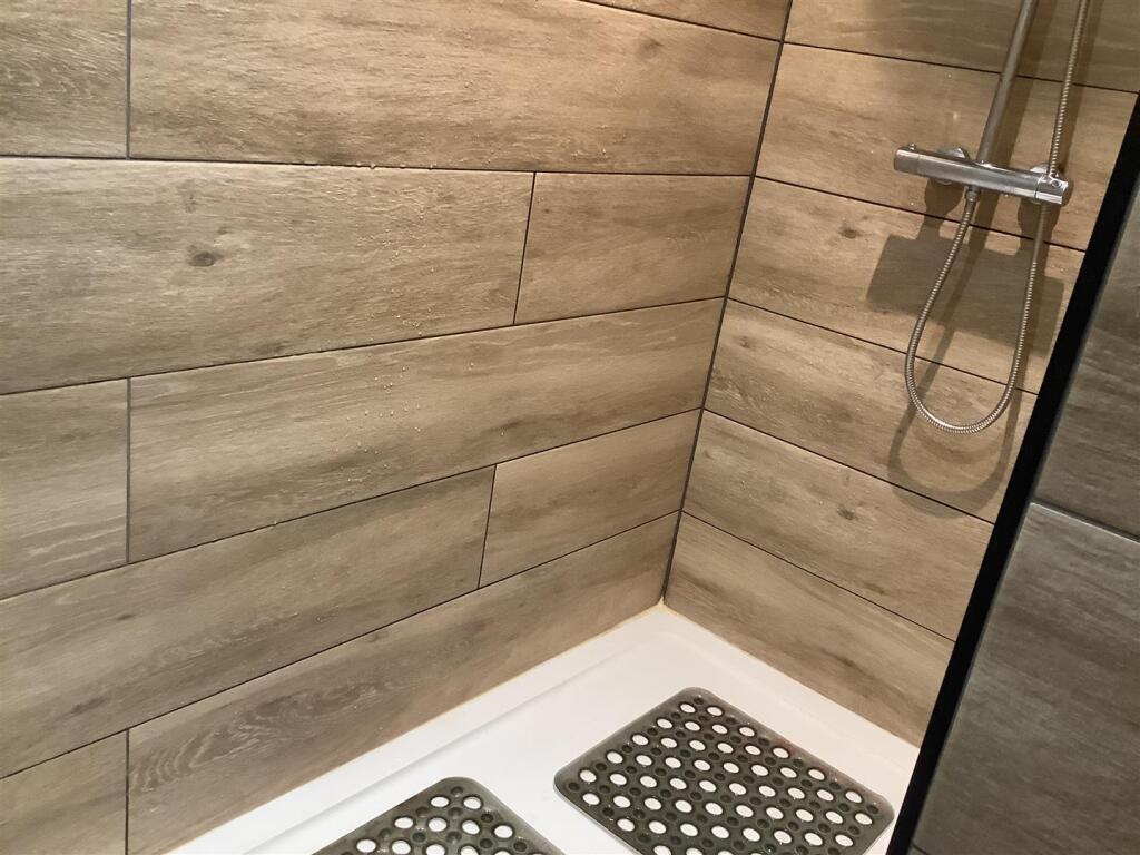 En Suite Shower Room