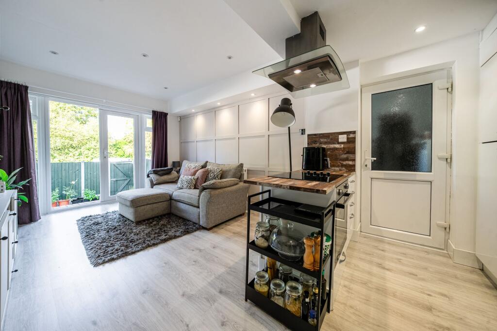 Kitchen / Living Room