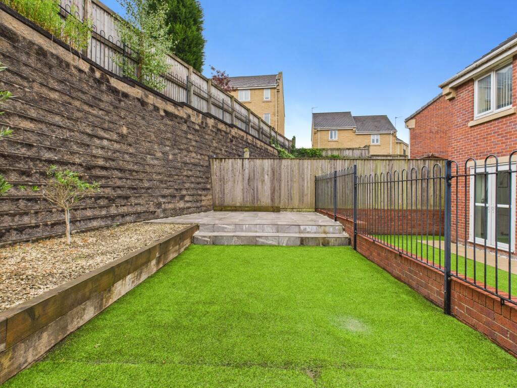 CAM03729G0-PR0094-STILL040