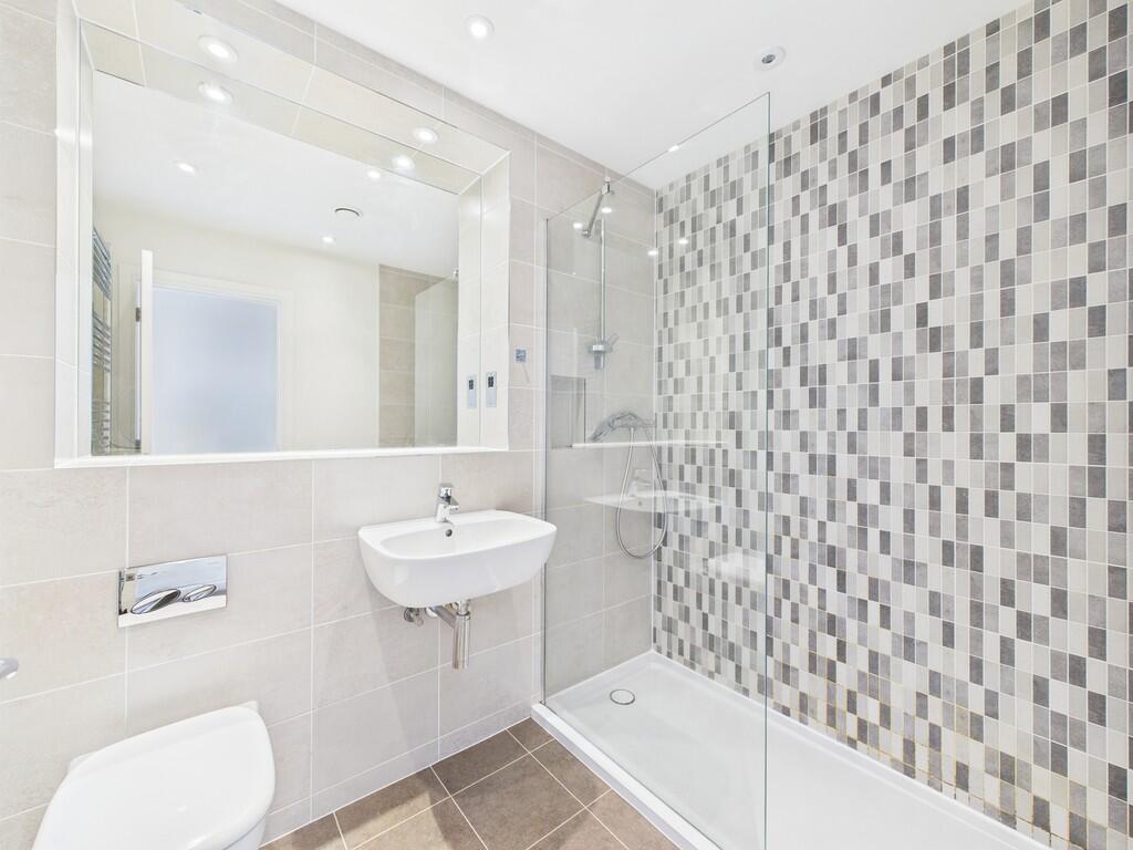 CAM04018G0-PR0308...