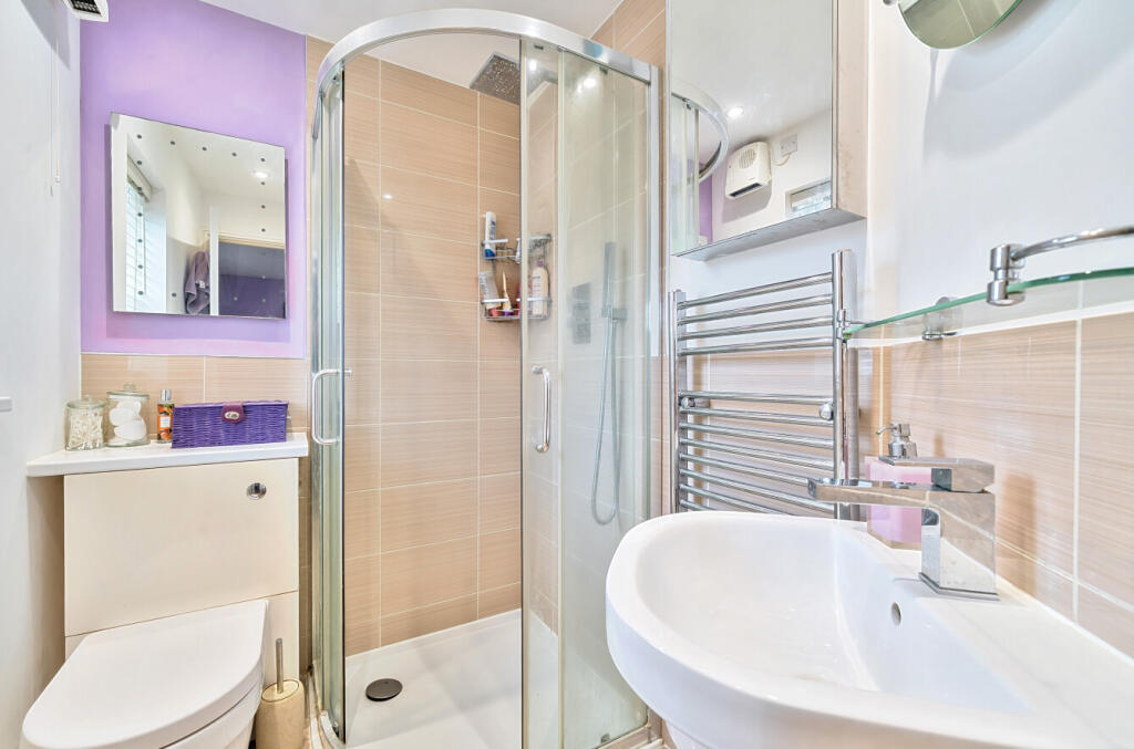 1305600-17-684955...