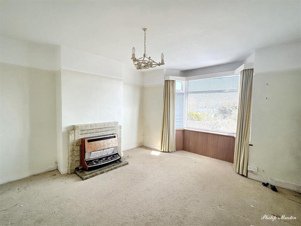 Living Room.jpg