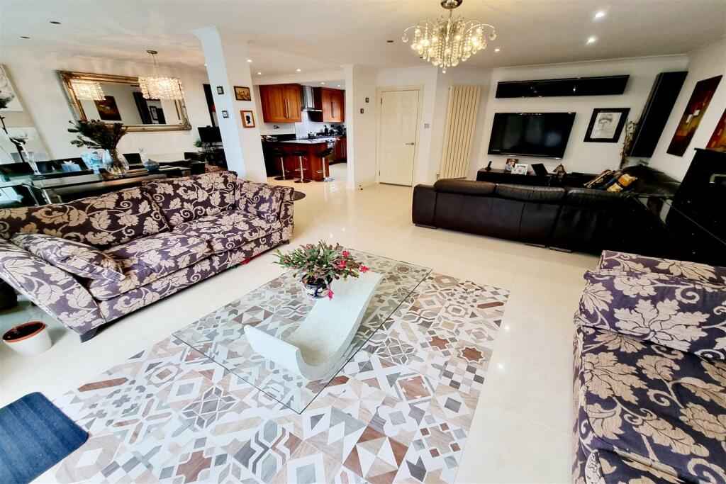 OPEN PLAN RECEPTION AREAS: PIC. 2