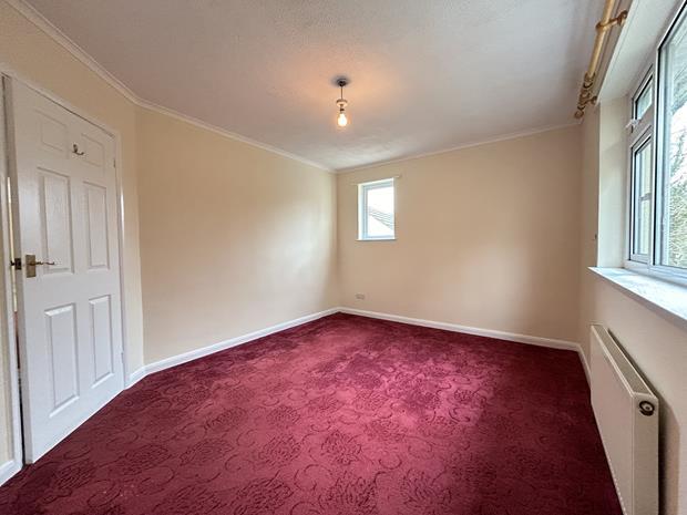 Bedroom 1 (2)