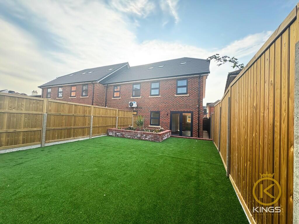 2 Carpenter Close...