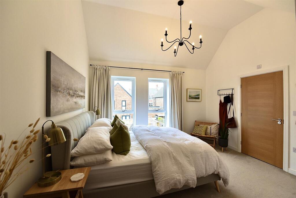 1 dunsm bedroom 1.jpg