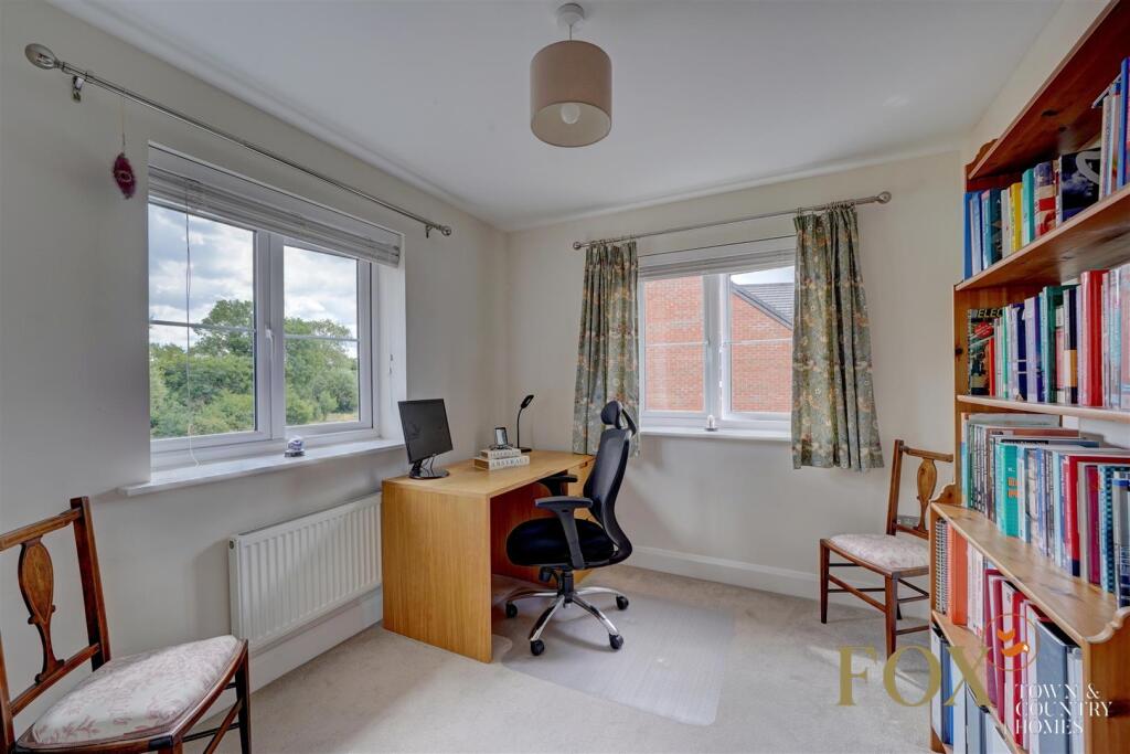 21 Wessex Grove (33).jpg