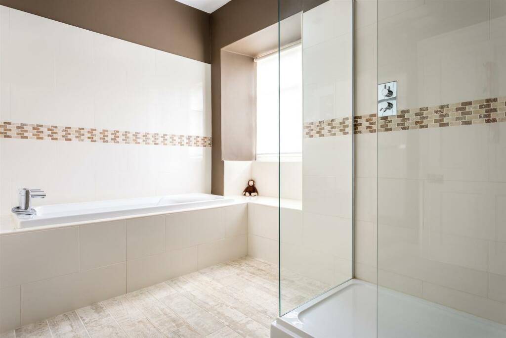 65 - Chipping Croft - GL8 8DQ - Web.jpg