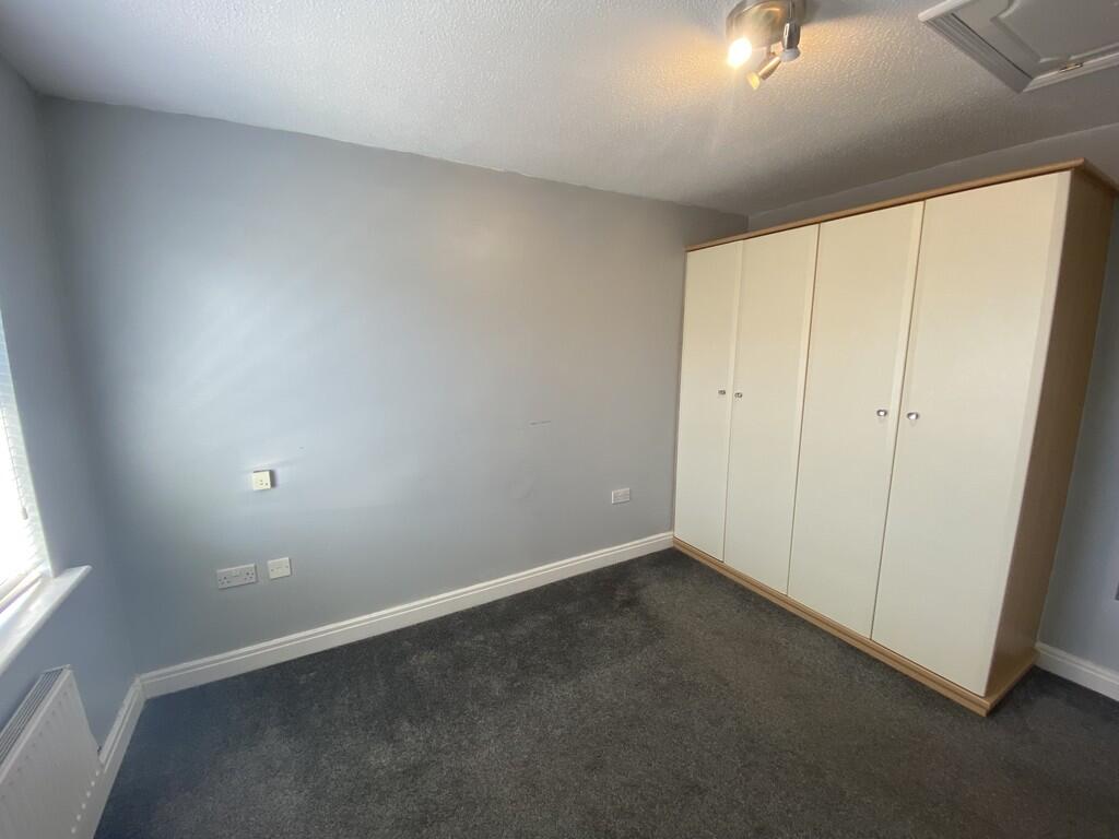 Rear bedroom 2