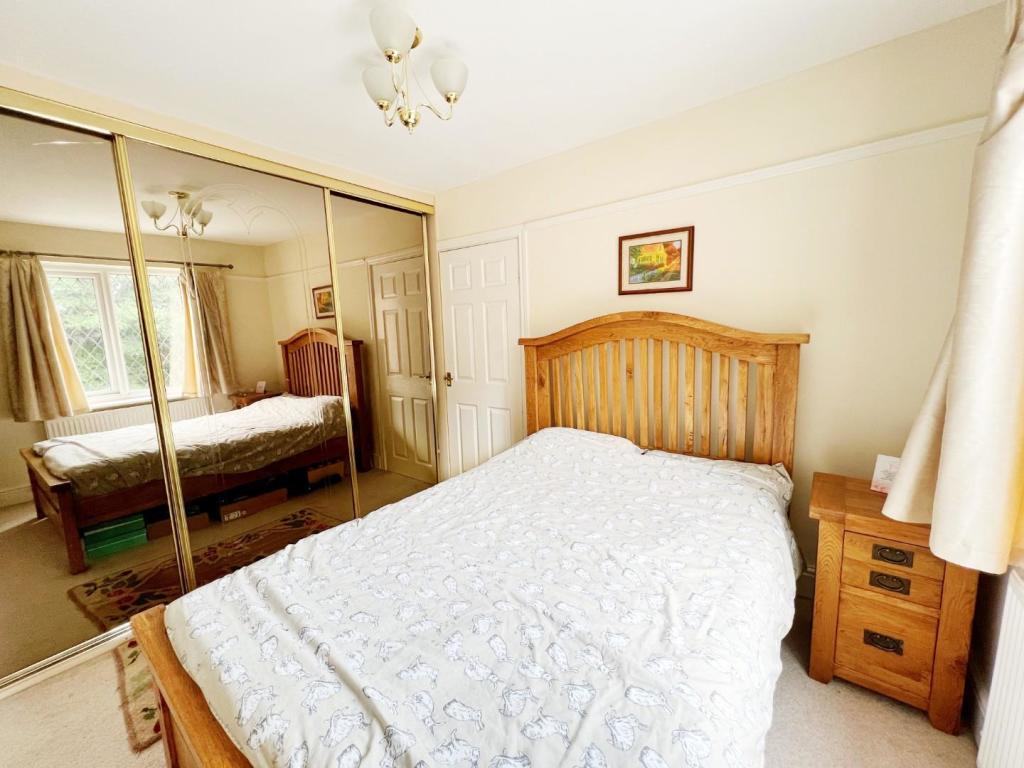 Bedroom 2 pic 2.jpg