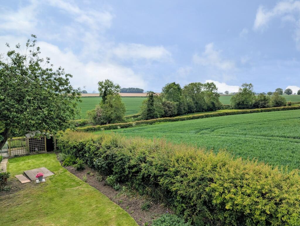 PXL_20250522_094553413.MP2