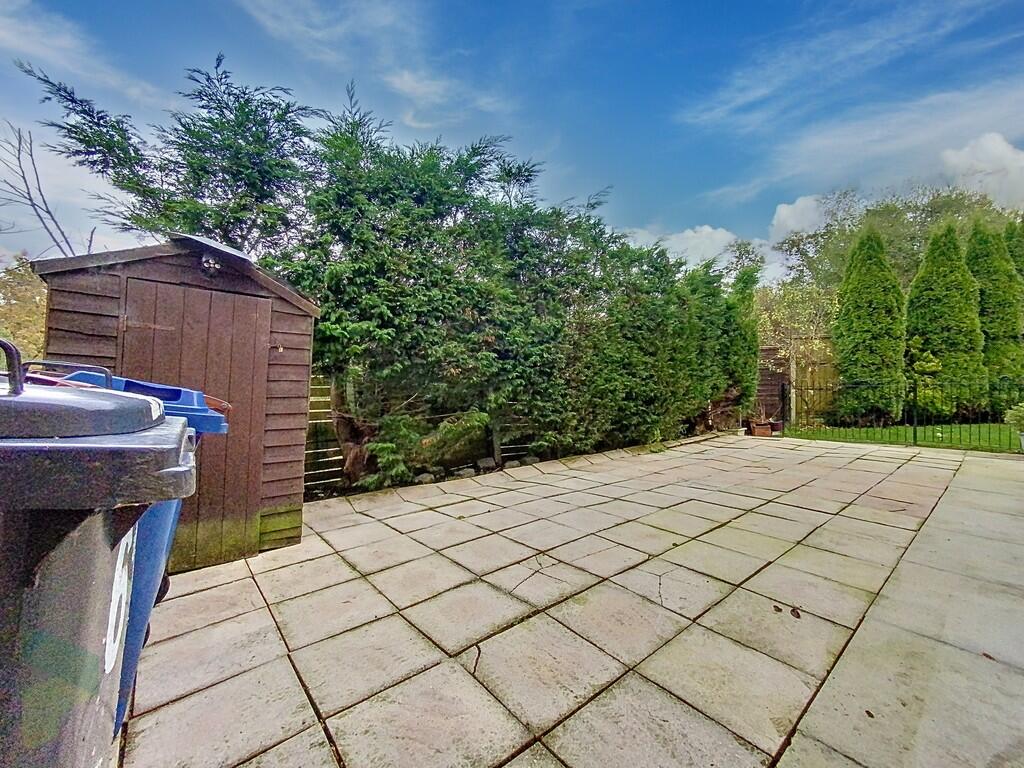 aintree_00043_2c9...