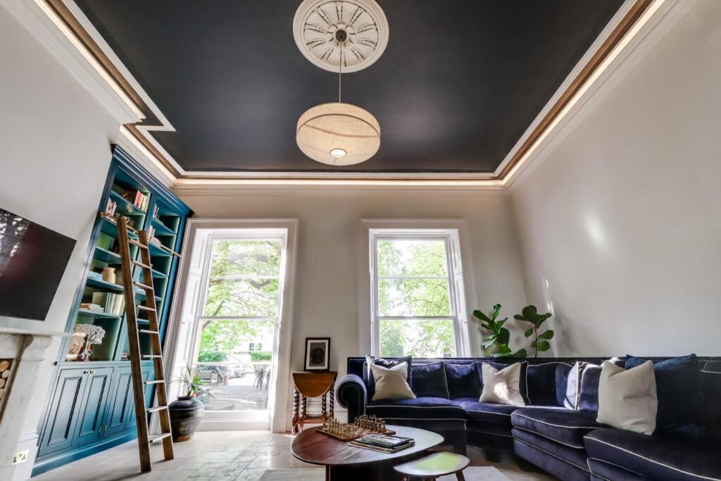 Living Room (10).jpg