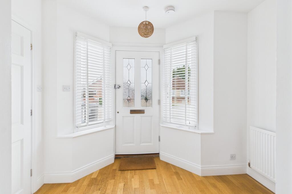 CAM02519G0-PR0348-STILL001