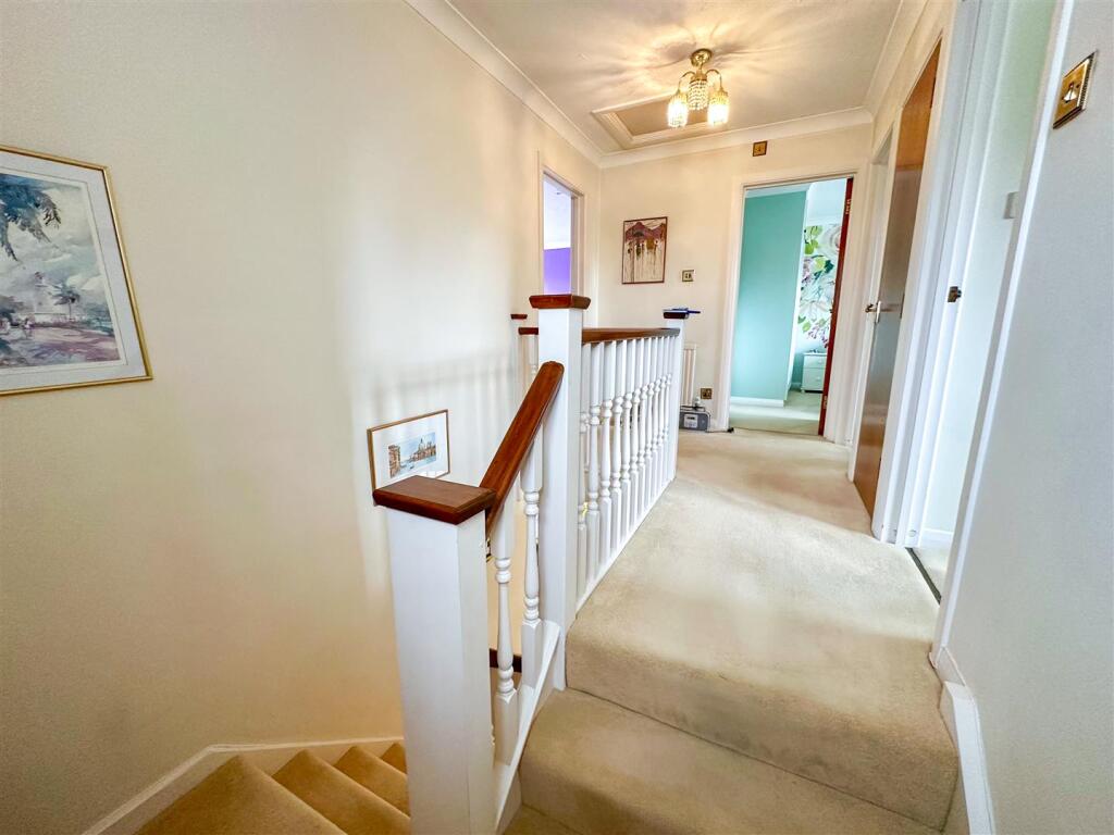 2 Rawlins Close, N3 (12).jpg