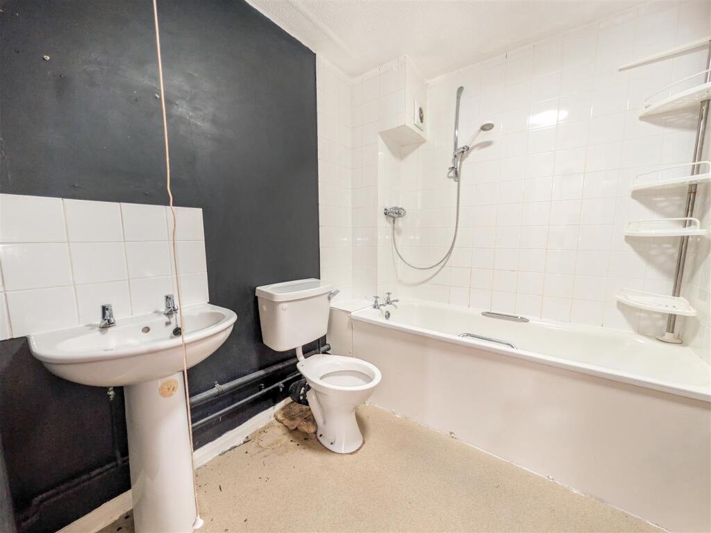 40A Adelaide Street Stonehouse, Plymouth PL1 3JF |