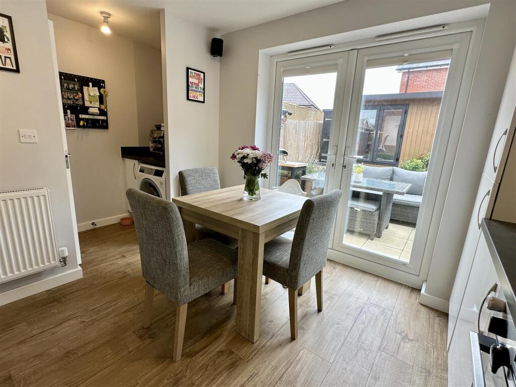 dining/kitchen