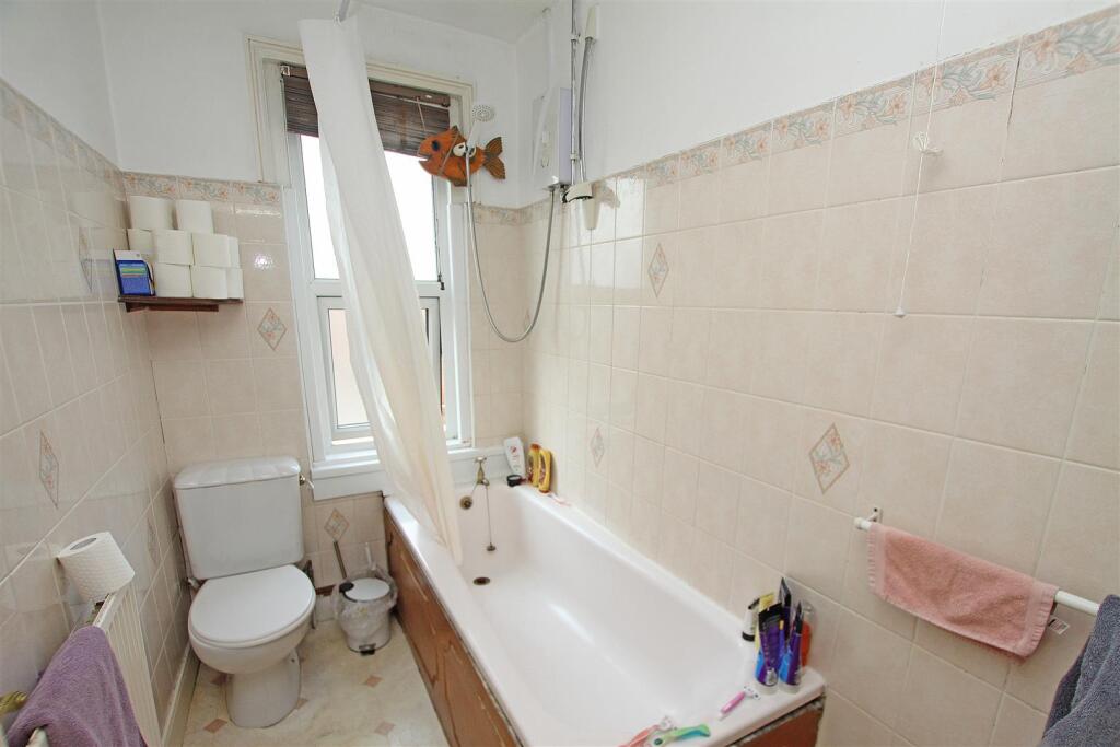 Bathroom.jpg