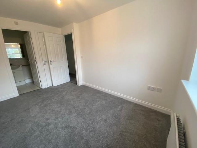 17 Drifters Drive bedroom 2.jpg