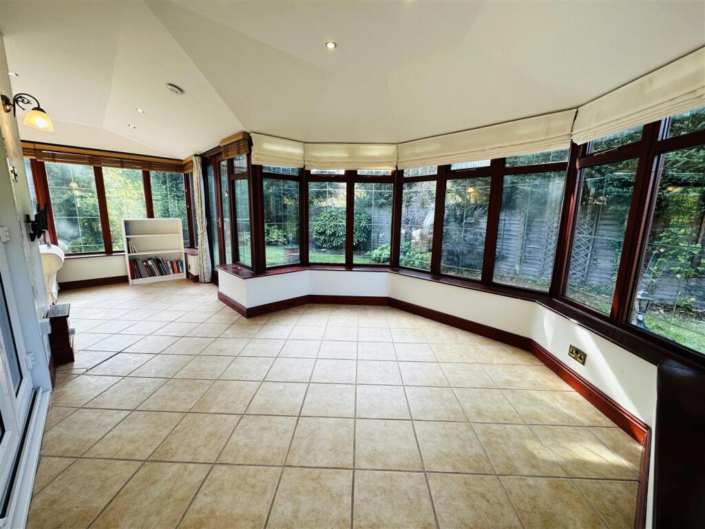 garden room 2 .jpg