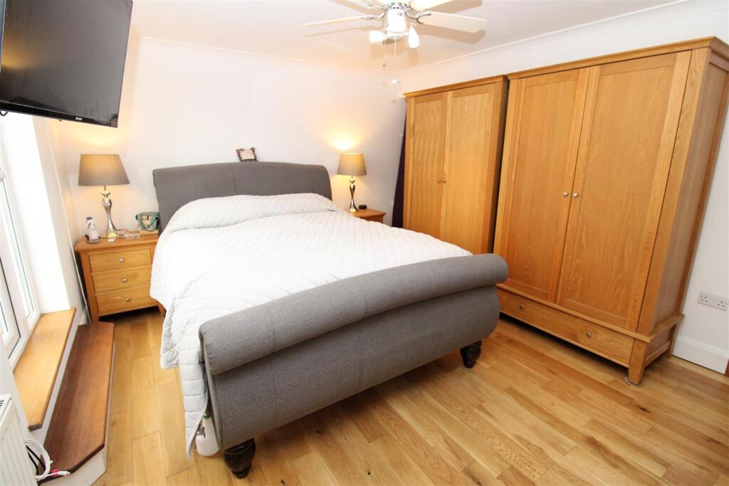 Bed 1(1).JPG